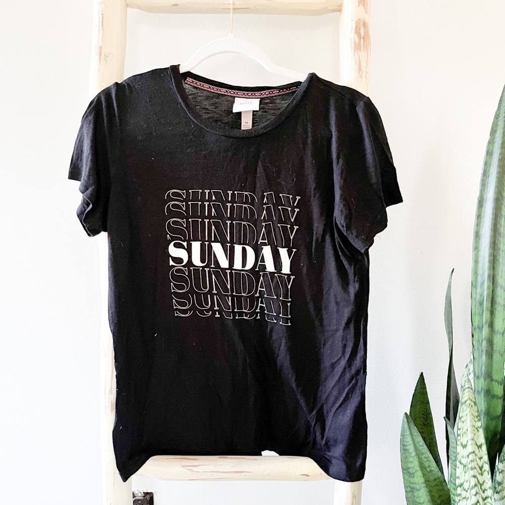 Soft black graphic T-shirt size m